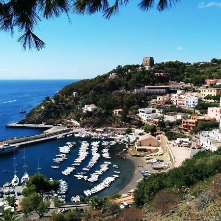 Appartamento Al Centro Di Ustica Устика Экстерьер фото